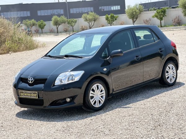 Durres, shitet makine TOYOTA AURIS Nafte, e zeze manuale Klima