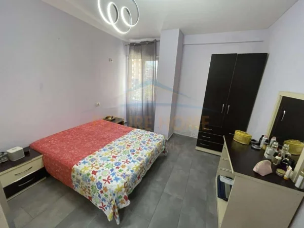Tirane, jepet me qera apartament 1+1 Kati 2, 70 m² 430 € (Unaza e re)