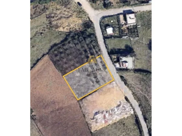 Tirane, shitet toke , 1.000 m² 110.000 € (BABRRU)