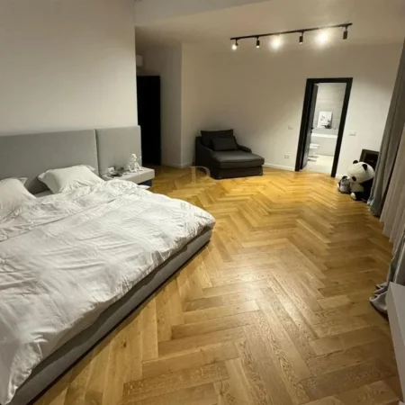 Tirane, shitet Vile 3+1+Ballkon Kati 1, 420 m² 1.200.000 € (Mullet)