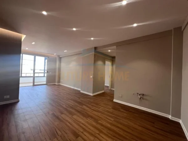 Tirane, shitet apartament 2+1 Kati 8, 95 m² 150.000 € (Unaza e re)