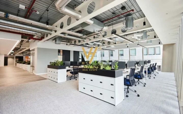 Tirane, jepet me qera ambjent biznesi Kati 1, 800 m² 3.200 € (UNAZA E RE)