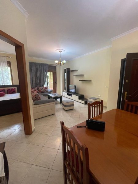 Tirane, shitet apartament 1+1 Kati 1, 56 m² 79.000 € (Kompleksi Derveni, Rruga Qelqit Cmimi per shitje: 79.000€)