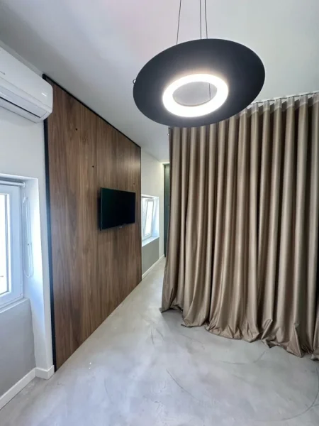 HYRJE E NDARE NE 2 GARSONIERE 220.000 € (Shallvaret)
