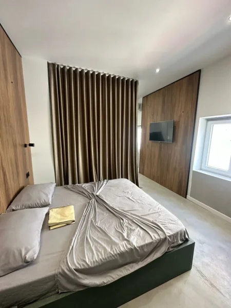 HYRJE E NDARE NE 2 GARSONIERE 220.000 € (Shallvaret)
