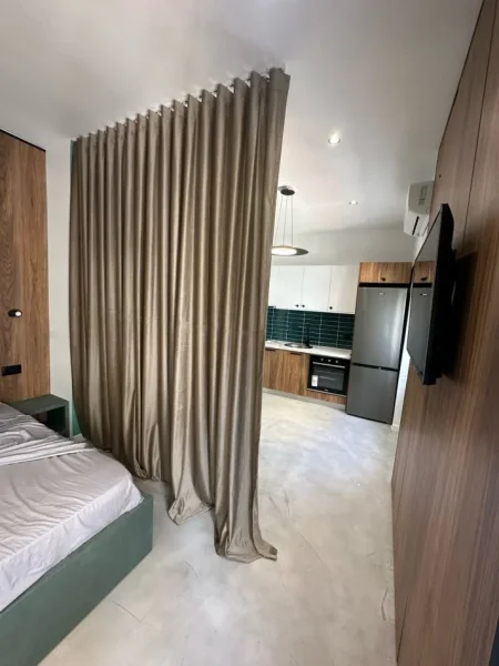 HYRJE E NDARE NE 2 GARSONIERE 220.000 € (Shallvaret)