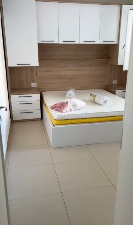 Tirane, jepet me qera apartament 2+1 Kati 1, 87 m² 450 € (rruga gaqo tashko)