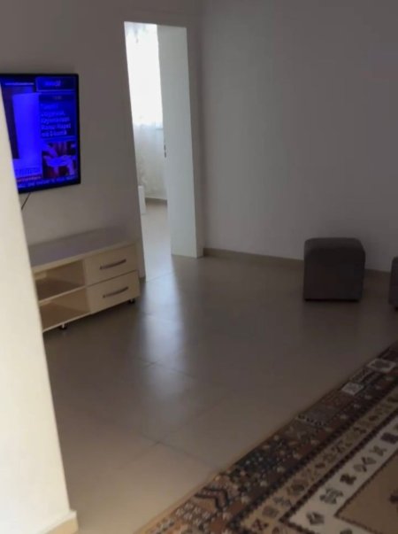 Tirane, jepet me qera apartament 2+1 Kati 1, 87 m² 450 € (rruga gaqo tashko)