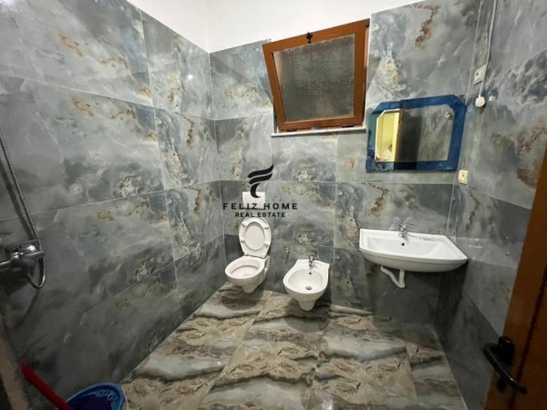 Tirane, jepet me qera apartament 3+1 Kati 1, 110 m² 600 € (ALI DEMI)