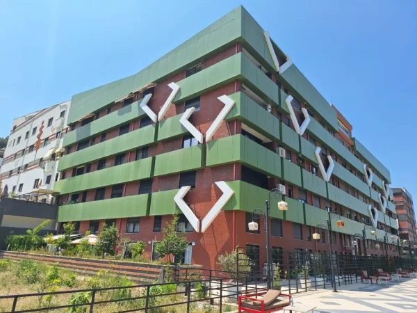 Tirane, shitet apartament 2+1 Kati 4, 124.000 m² 205.000 € 