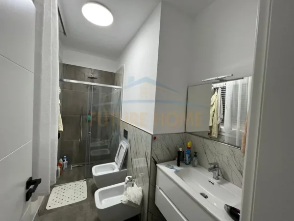 Shitet, Shtëpi Private 2-Katëshe, Xhafzotaj, Durrës.