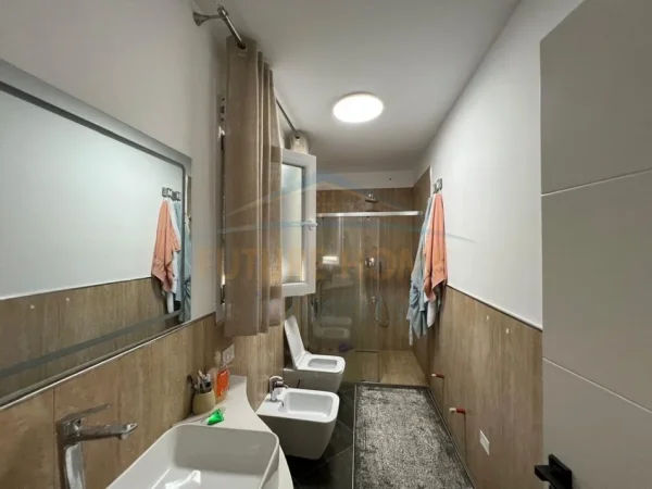 Shitet, Shtëpi Private 2-Katëshe, Xhafzotaj, Durrës.