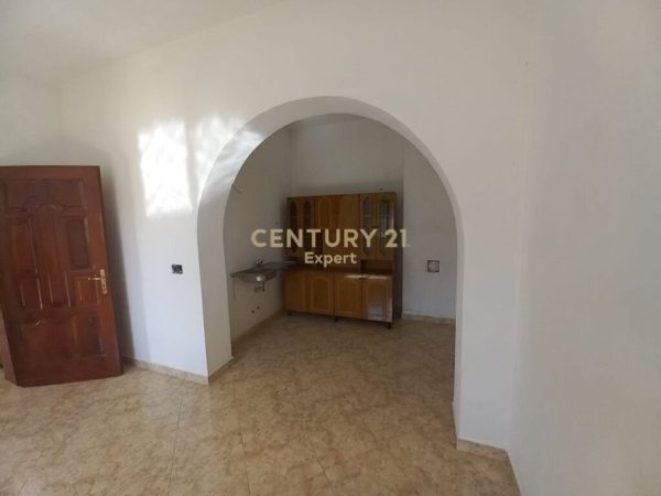 Tirane, shitet apartament 2 Katshe , 264 m² 150.000 € (FUSHE -PREZE)