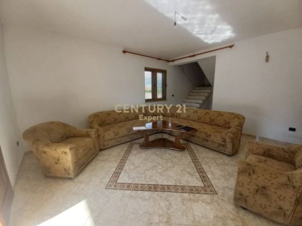 Tirane, shitet apartament 2 Katshe , 264 m² 150.000 € (FUSHE -PREZE)