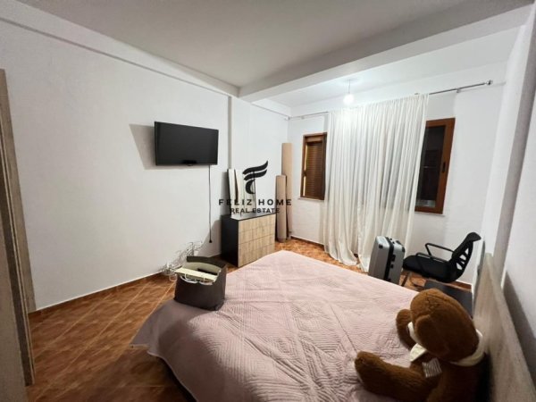 Tirane, jepet me qera apartament 3+1 Kati 2, 120 m² 600 € (ALI DEMI)