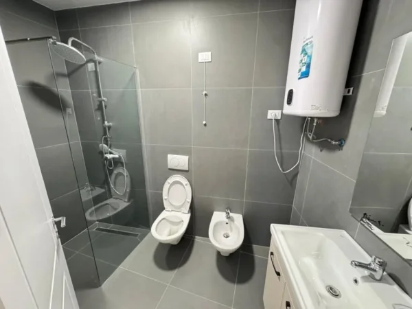 Tirane, shitet apartament 2+1+Ballkon Kati 5, 130 m² (Lake View Residence)