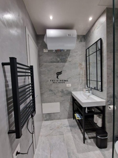Tirane, jepet me qera apartament 1+1 Kati 3, 65 m² 700 € (LIQENI THATE)