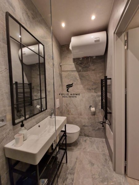 Tirane, jepet me qera apartament 1+1+Ballkon Kati 3, 50 m² 600 € (LIQENI THATE)