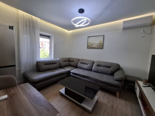 Me Qera: 1+1+ 1 Ballkon(📍Xhamllik- Perball Neptun) - K.3 - 60m² || 520€