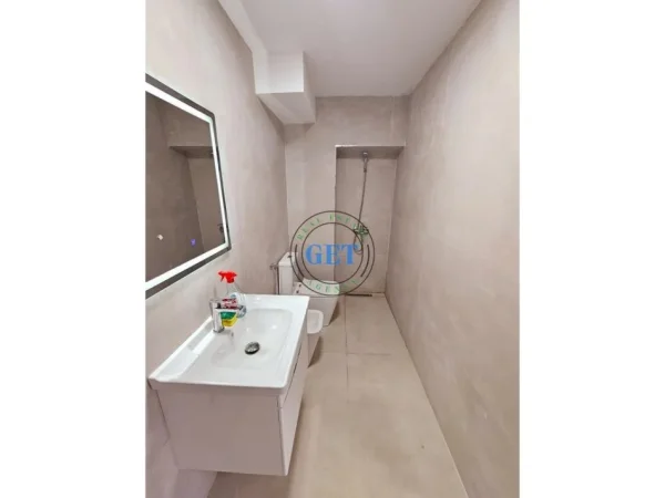 Durres, shitet apartament 2+1 Kati 2, 61 m² 81.000 € (PRANE DREJTORIS SE POLICISE, DURRES)
