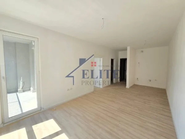 Tirane, shitet apartament 1+1 Kati 3, 64 m² 75.560 € (Univers City)