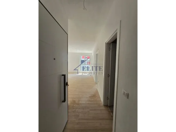 Tirane, shitet apartament 1+1 Kati 3, 64 m² 75.560 € (Univers City)