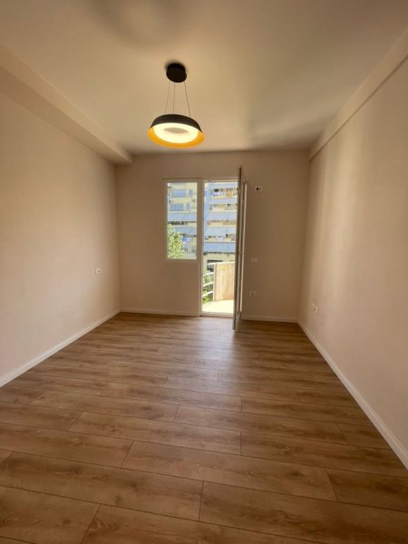 Tirane, shitet apartament 2+1 , 100 m² 135.000 € (Fresku)