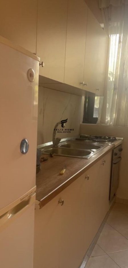 Tirane, jepet me qera apartament 1+1+Ballkon Kati 1, 70 m² 400 € (LAPRAKE)