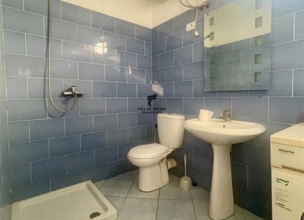 Tirane, jepet me qera apartament 1+1+Ballkon Kati 1, 70 m² 400 € (LAPRAKE)