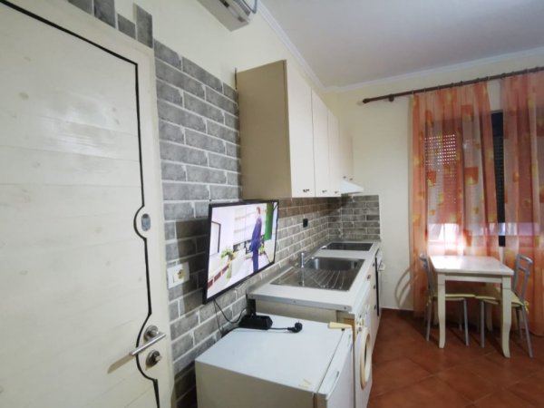 Tirane, jepet me qera apartament 1+1 Kati 1, 1 m² 330 € (Bulevardi i Ri)