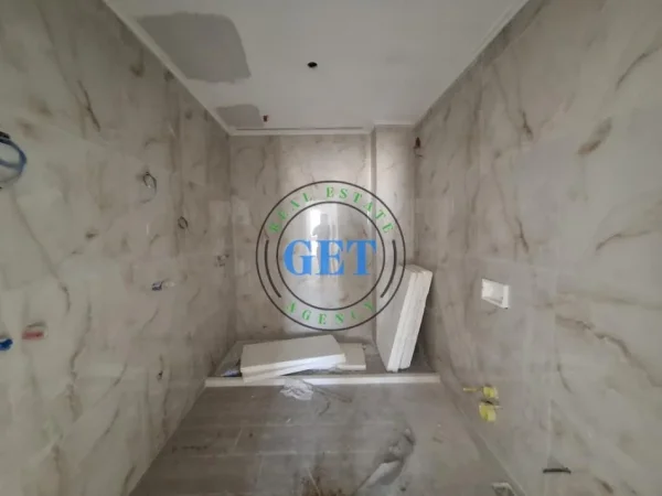 Durres, shitet apartament 4+1+Ballkon Kati 9, 300 m² 220.000 € (Ish Rajoni i Policise, Durres)