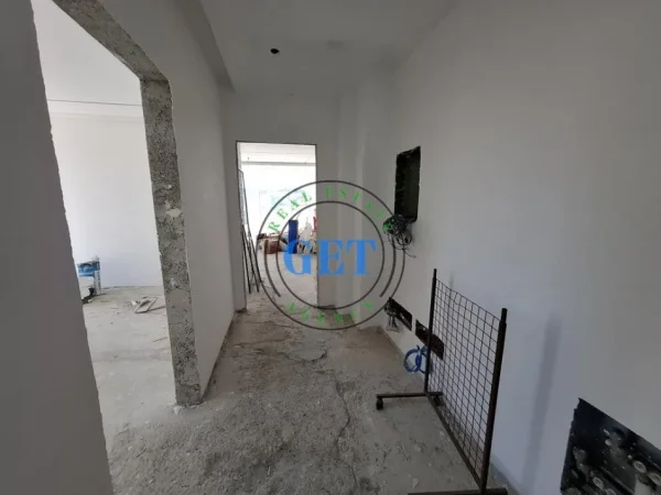 Durres, shitet apartament 4+1+Ballkon Kati 9, 300 m² 220.000 € (Ish Rajoni i Policise, Durres)