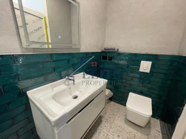 Tirane, shitet apartament Kati 5, 74 m² 225.000 € (Shallvaret)
