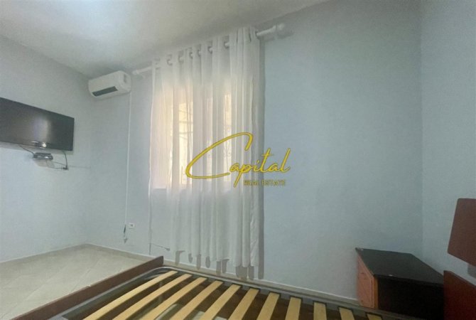 Tirane, jepet me qera apartament 1+1 Kati 1, 70 m² 400 € (ISH FUSHA AVIACIONIT)