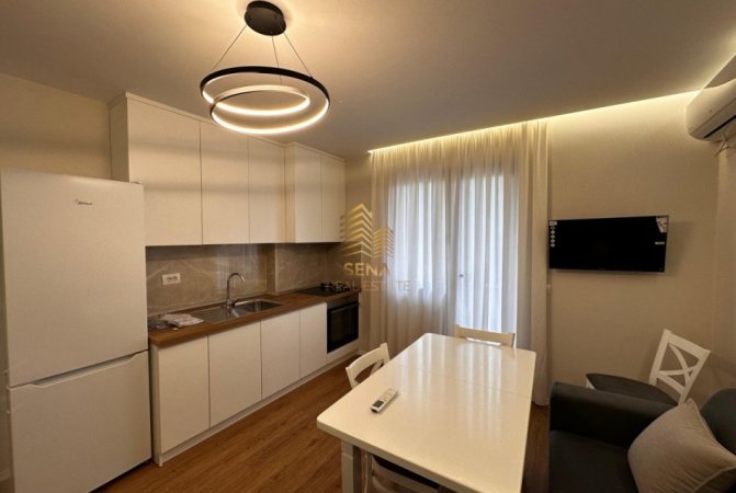 Tirane, jepet me qera apartament 1+1+Ballkon Kati 8, 55 m² 500 € (Farmacia 10)