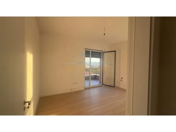 Tirane, shitet apartament 2+1 Kati 5, 95 m² 127.050 € (Paskuqan)