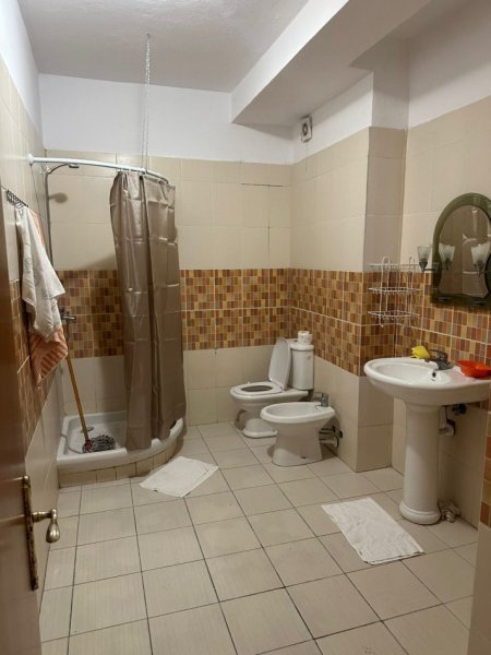 Durres, jepet me qera 1+1+Ballkon Kati 4, 120 m² 350 € (Plazh)