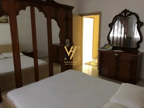 Tirane, jepet me qera apartament 2+1+Ballkon Kati 3, 120 m² 450 € (ASTIR)