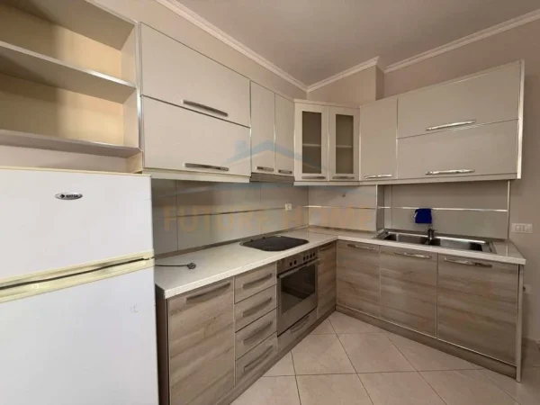 Tirane, jepet me qera apartament 1+1 Kati 4, 70 m² 400 € (ALES CONSTRUCTION)  UNA53995