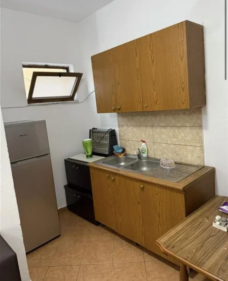 Tirane, jepet me qera garsonier Kati 2, 27.000 € (Siper Kompleksit Grand)