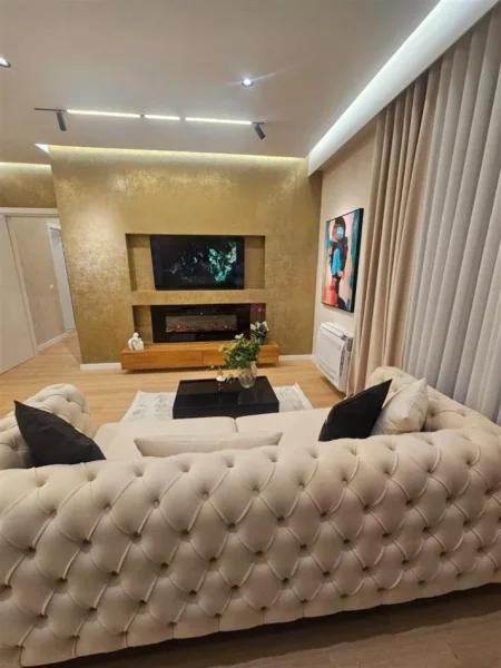 Tirane, shes apartament 2+1 Kati 3, 107 m² 265.000 € (pazari i ri)