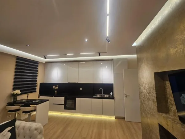 Tirane, shes apartament 2+1 Kati 3, 107 m² 265.000 € (pazari i ri)