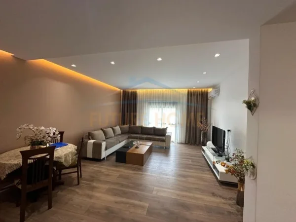 Tirane, shitet apartament 2+1 Kati 1, 99 m² 215.000 € (Rruga Ali Visha)