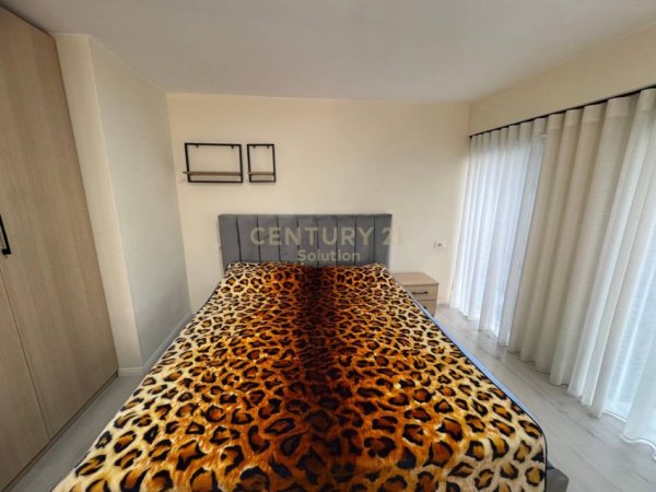 Tirane, jepet me qera apartament duplex 2+1 Kati 1, 120 m² 600 € (KOMPLEKSI FZ!)