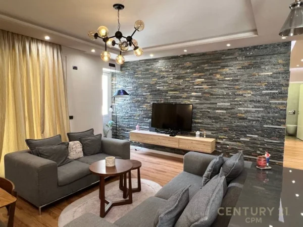 Tirane, jepet me qera apartament 2+1 , 700 € (Liqeni i thate)