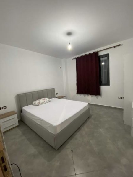 Tirane, jepet me qera apartament 1+1 Kati 1, 30.000 Leke