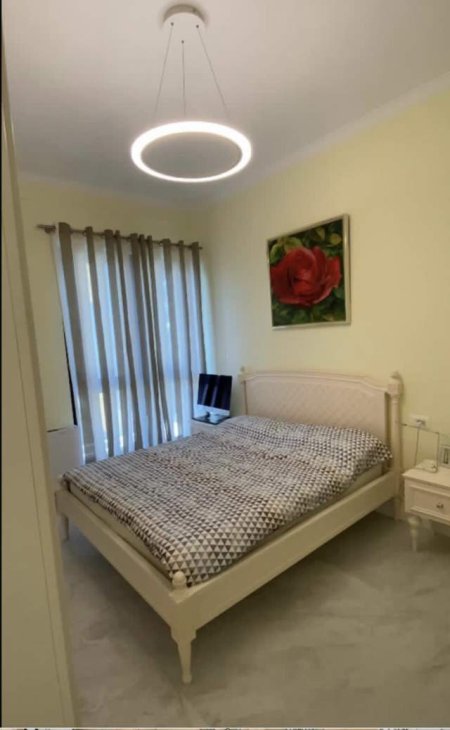 Tirane, jepet me qera apartament 2+1 Kati 5, 98 m² 1.400 Euro (Rr. Kavajes)