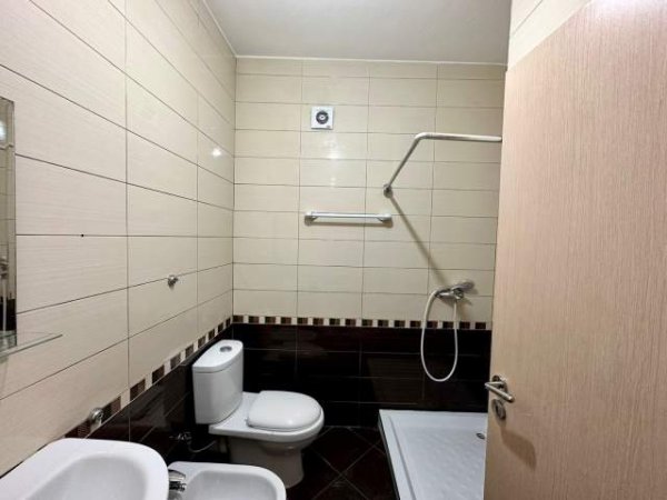 Tirane, jepet me qera apartament 1+1+BLK Kati 2, 68 m² 350 Euro