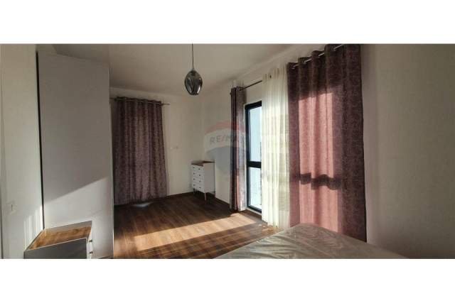 Tirane, jepet me qera apartament 1+1+A+BLK Kati 9, 65 m² 450 Euro (Rr. Dibres, Farmacia 10)