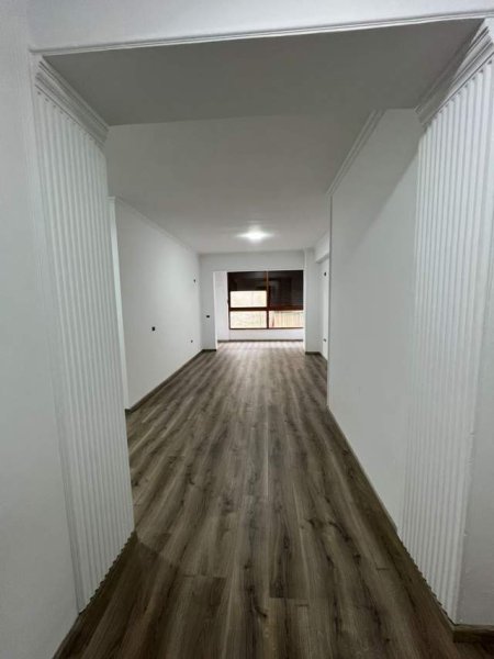 Tirane, shitet apartament 1+1 Kati 3, 93 m² 144.000 Euro (Rruga e Elbasanit)